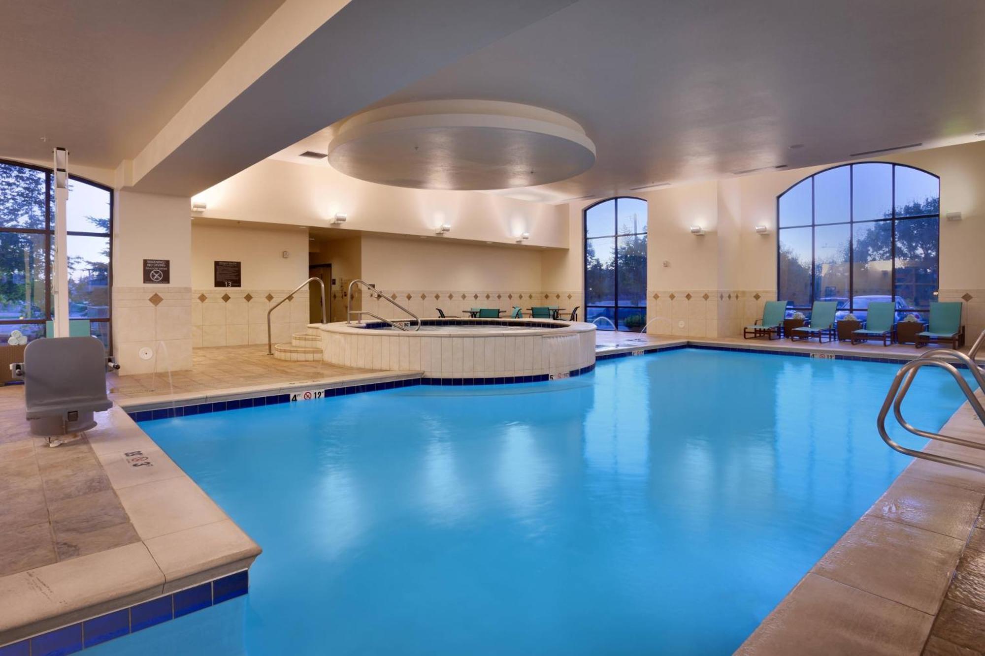Hotel By Marriott